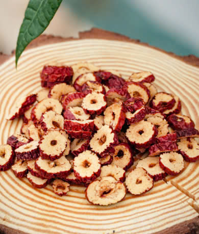 Táo đỏ cắt lát